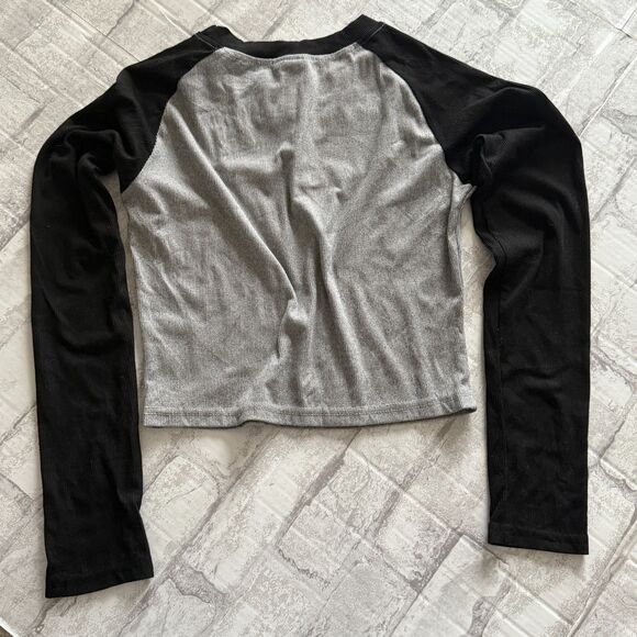 Y2K Style Raglan Long Sleeve Cropped Crew Neck Ribbed Black And Gray Shirt Top M - Picture 3 of 8